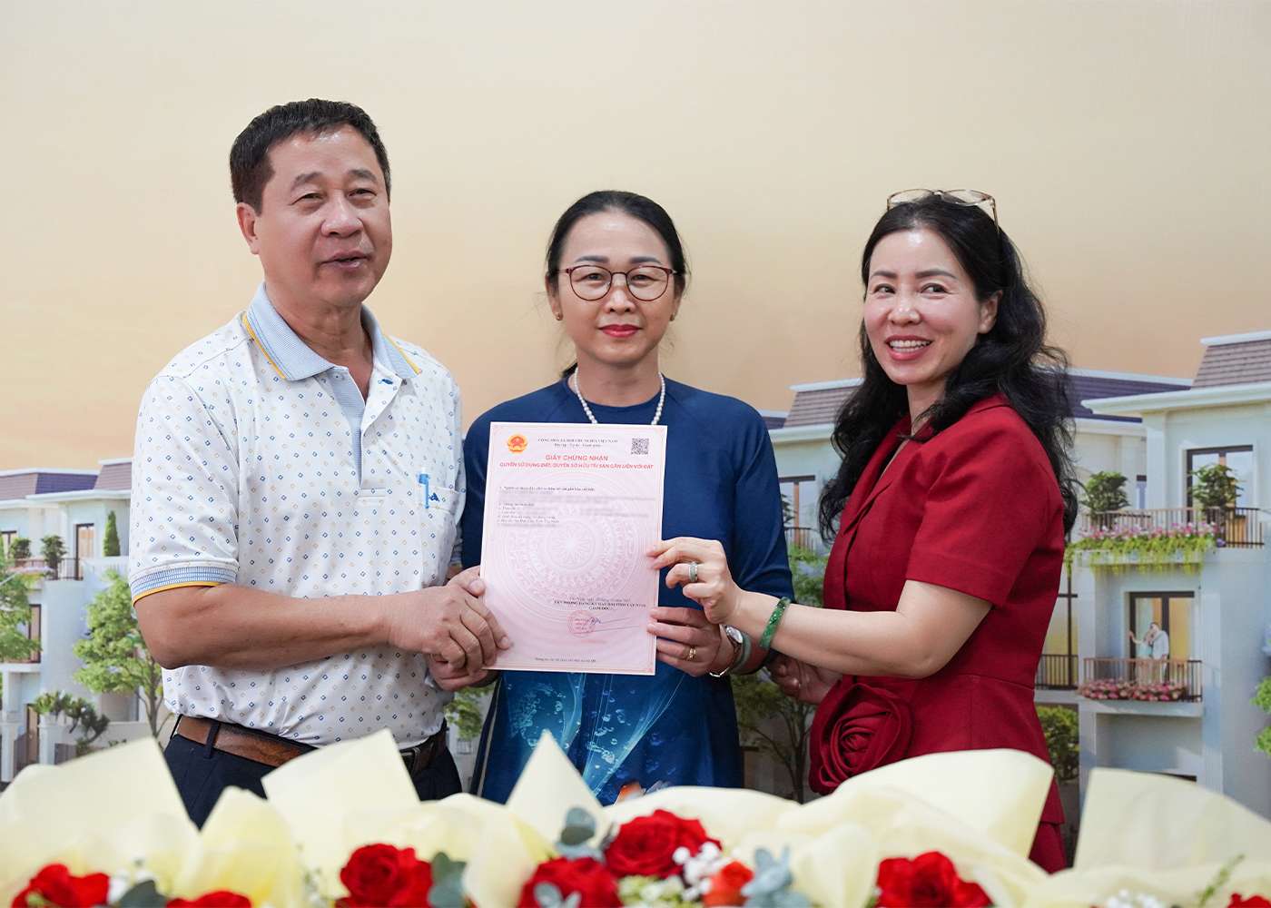 An Huy Group bàn giao sổ đỏ cho khách hàng tại khu đô thị An Huy Mỹ Việt