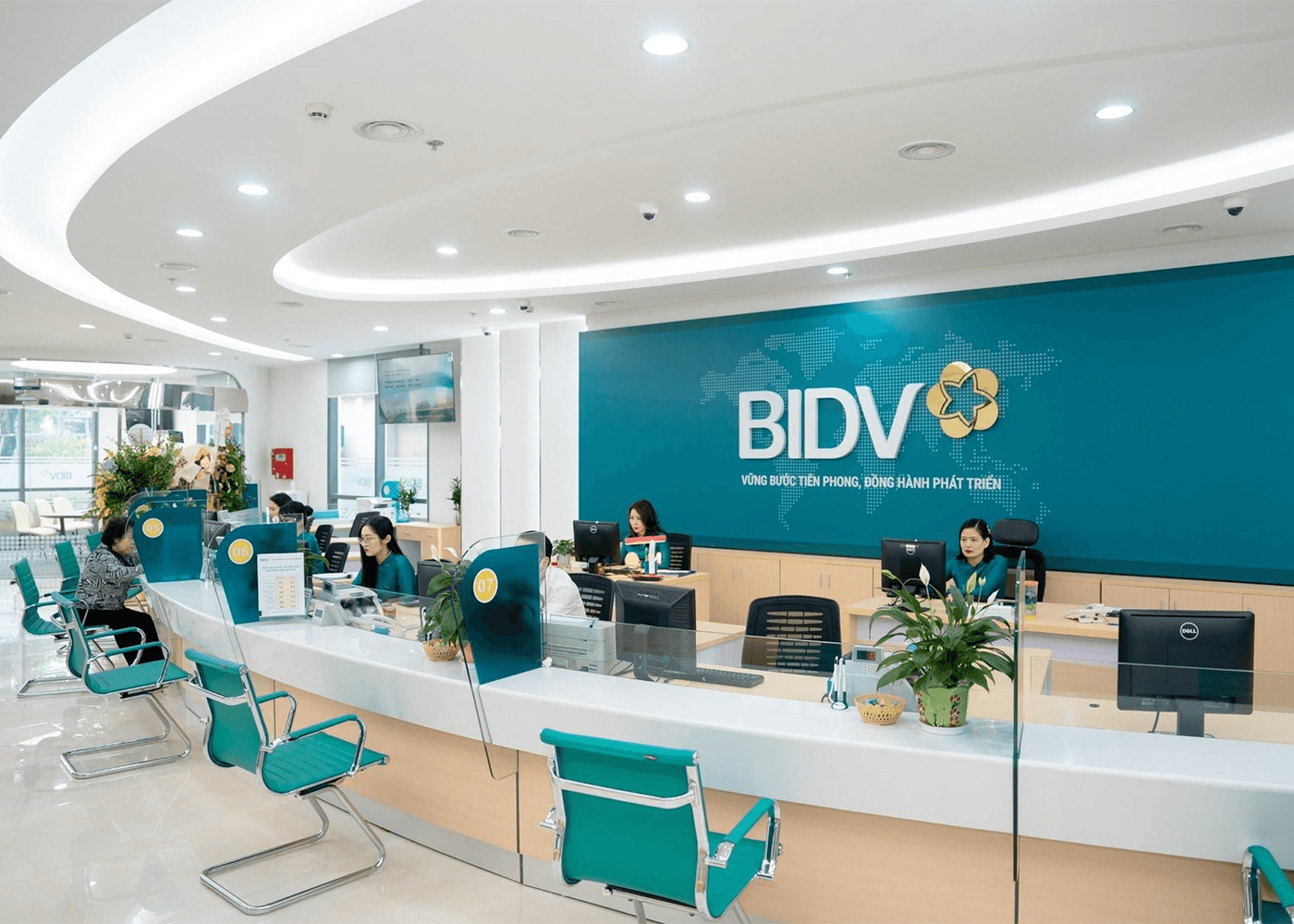 Từ 1/7, khách hàng dưới 35 tuổi tại Vietcombank, Agribank, BIDV, VietinBank, MB,... đồng loạt đón tin vui